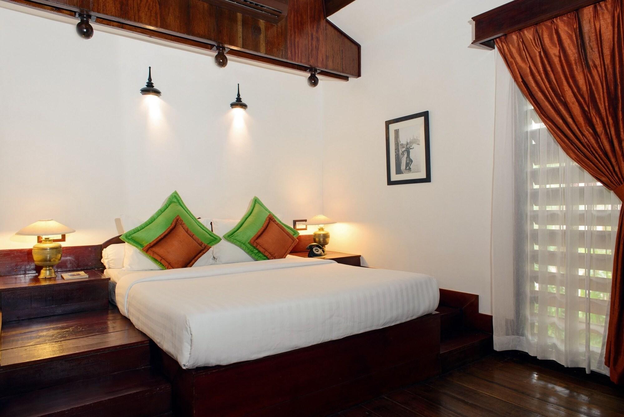 Angkor Village Hotel - Small Luxury Hotels Of The World Siem Reap Exterior foto A room at the hotel