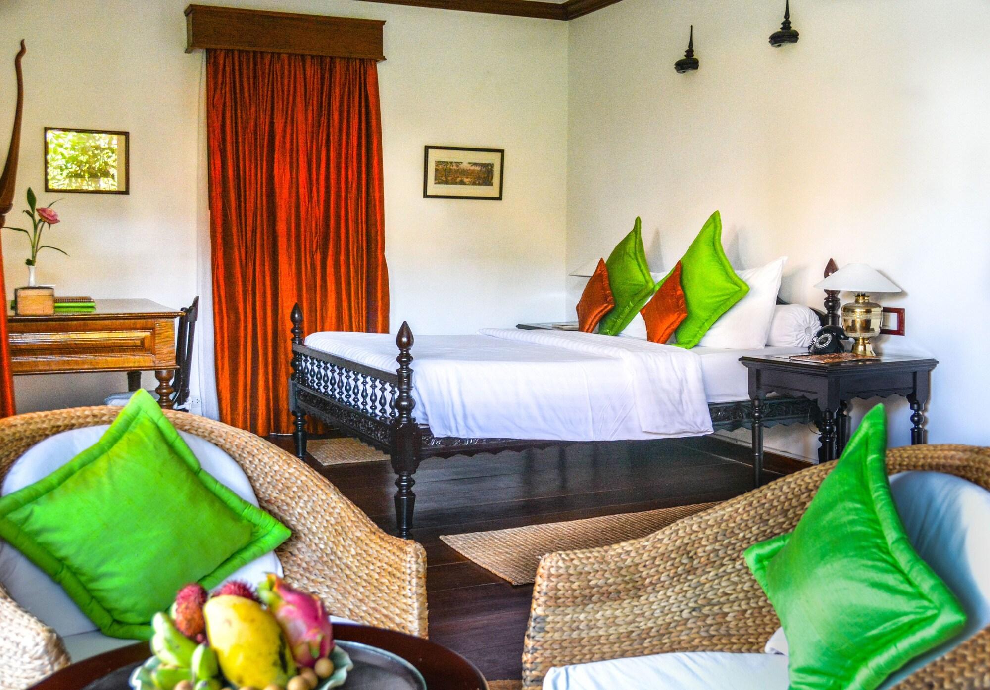 Angkor Village Hotel - Small Luxury Hotels Of The World Siem Reap Exterior foto A room at the hotel