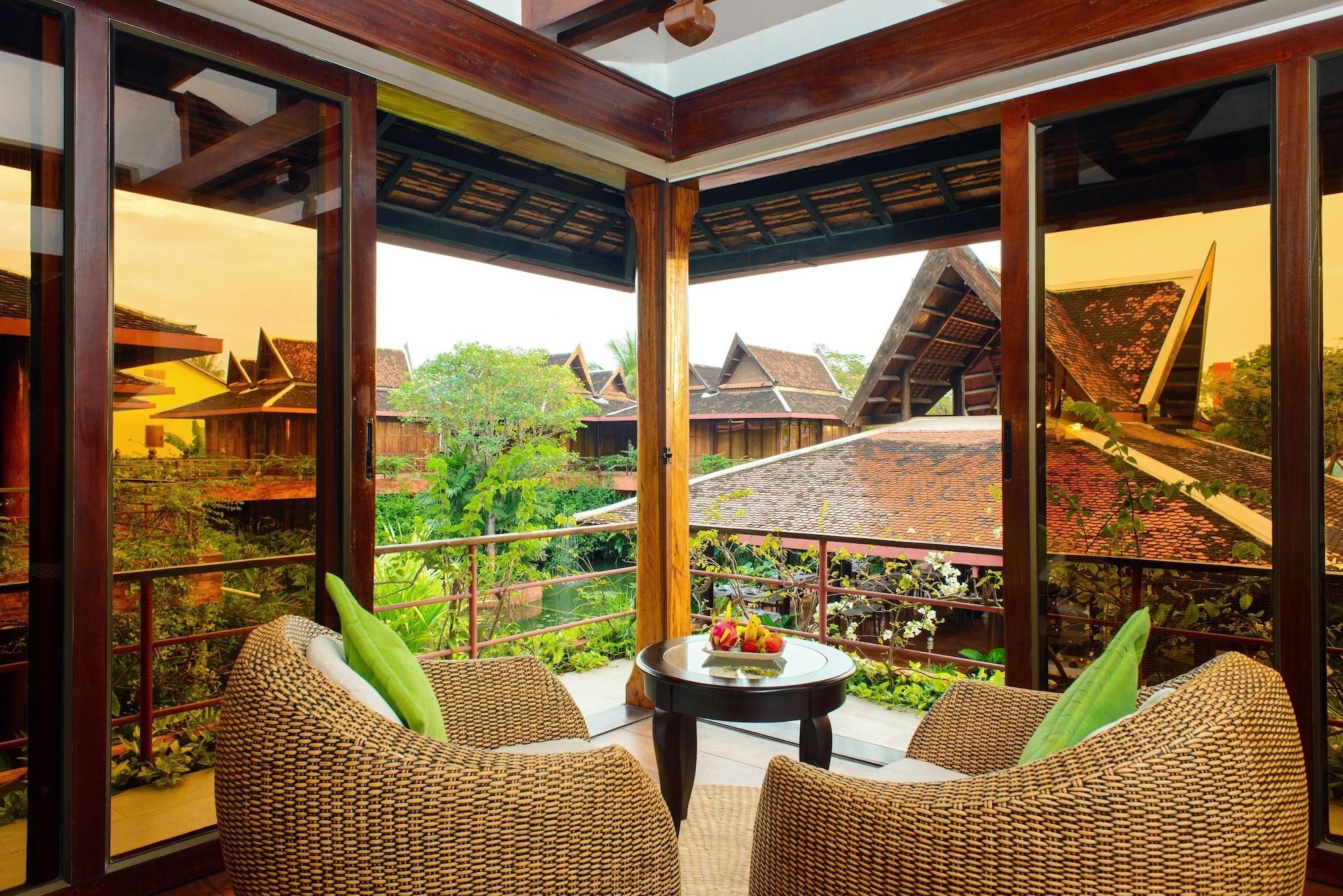 Angkor Village Hotel - Small Luxury Hotels Of The World Siem Reap Exterior foto A view from a suite at the resort