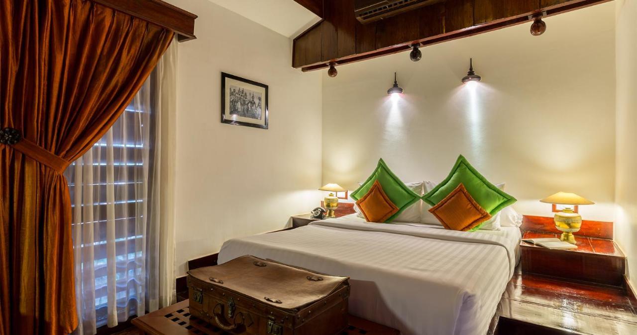 Angkor Village Hotel - Small Luxury Hotels Of The World Siem Reap Exterior foto A room at the hotel