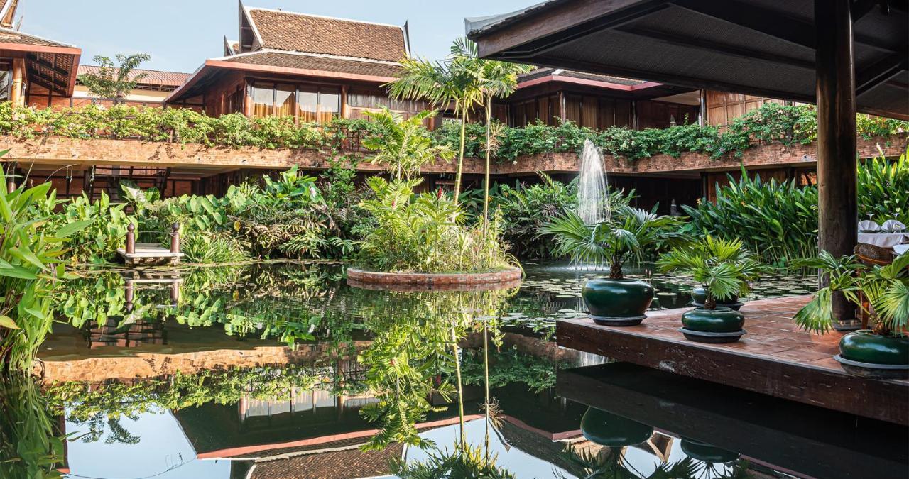 Angkor Village Hotel - Small Luxury Hotels Of The World Siem Reap Exterior foto The resort's main building