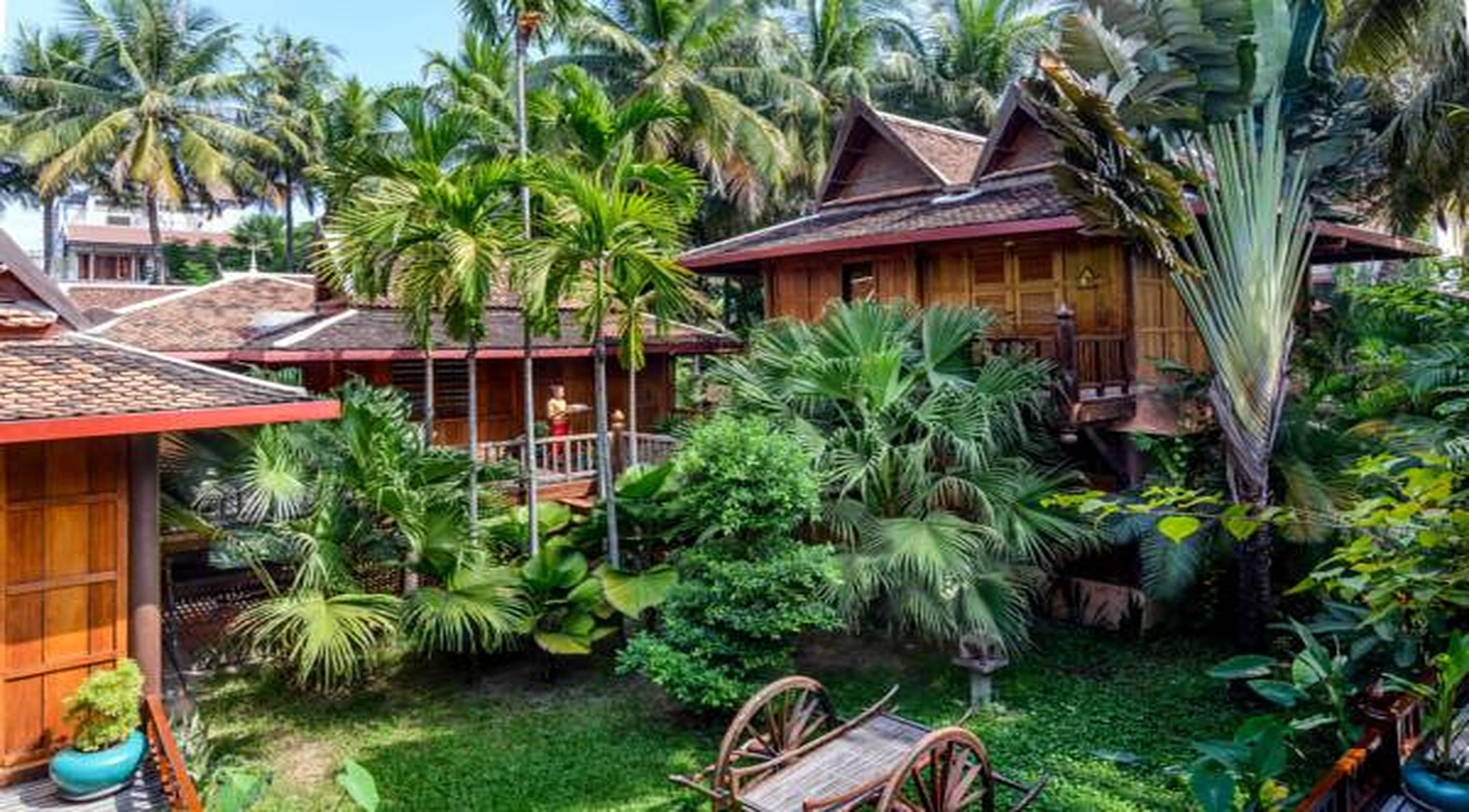 Angkor Village Hotel - Small Luxury Hotels Of The World Siem Reap Exterior foto A traditional Thai house
