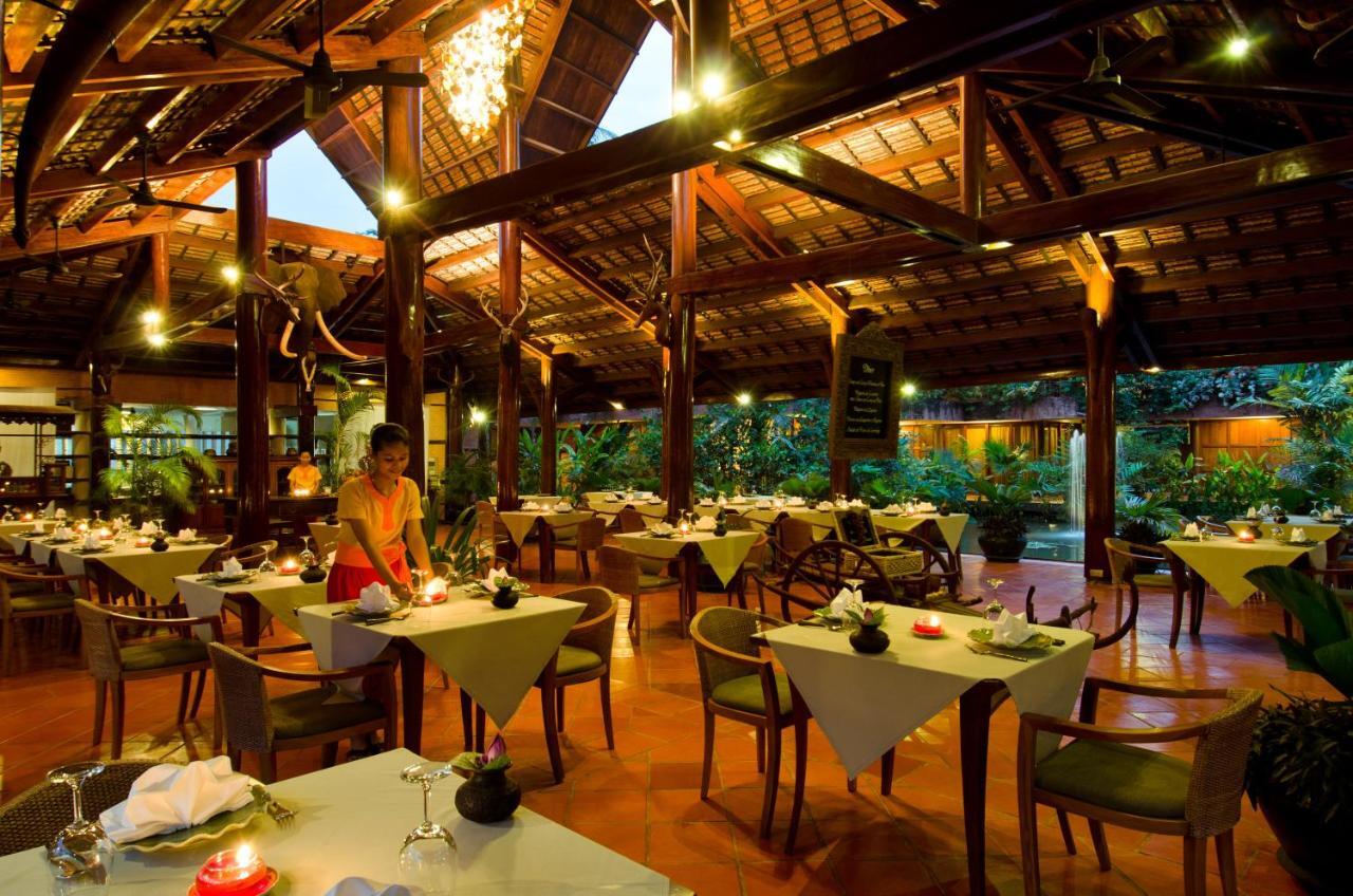 Angkor Village Hotel - Small Luxury Hotels Of The World Siem Reap Exterior foto The restaurant at the resort